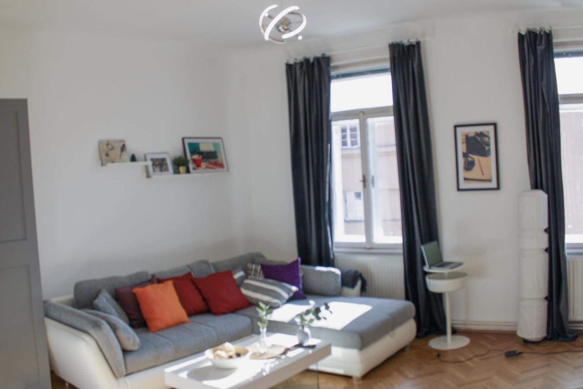 Spittelau Spacious Bright Contactless Selfcheckin Central Metro Train Station Apartment *