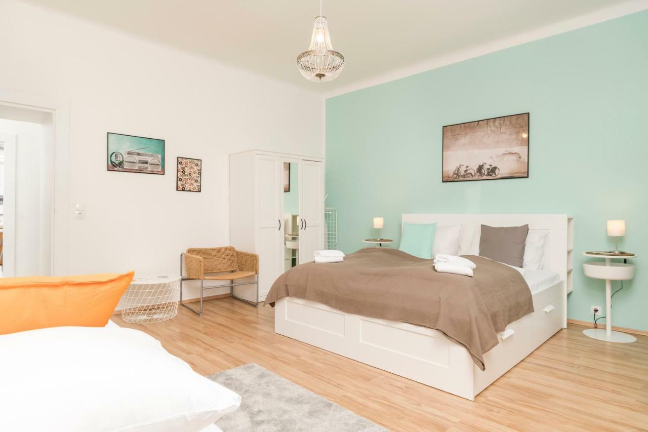 Spittelau Spacious Bright Contactless Selfcheckin Central Metro Train Station Apartment *