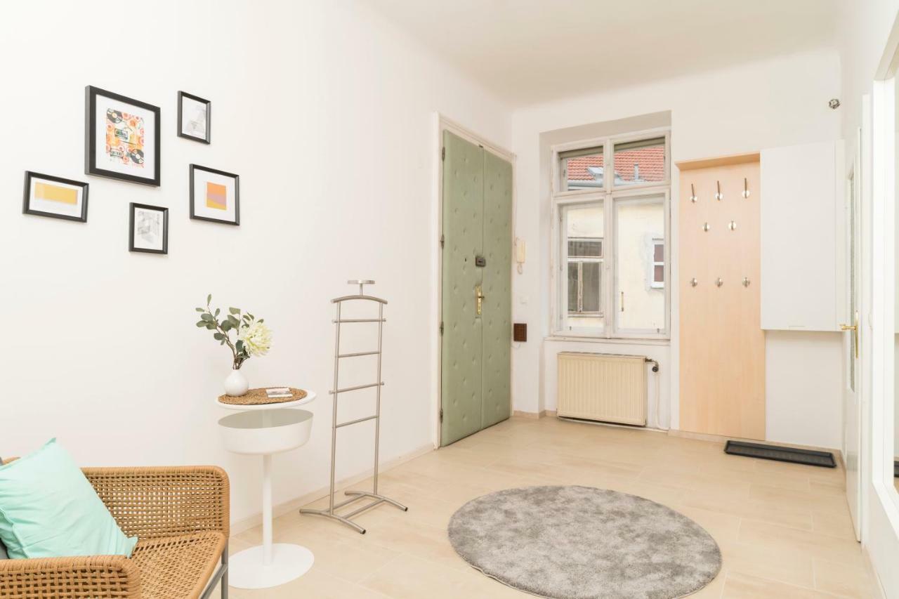 Apartment Spittelau Spacious Bright Contactless Selfcheckin Central Metro Train Station