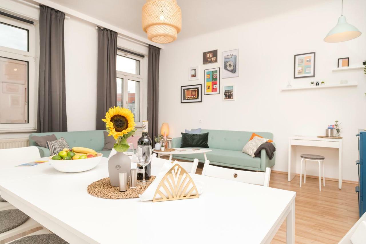 Apartment Spittelau Spacious Bright Contactless Selfcheckin Central Metro Train Station